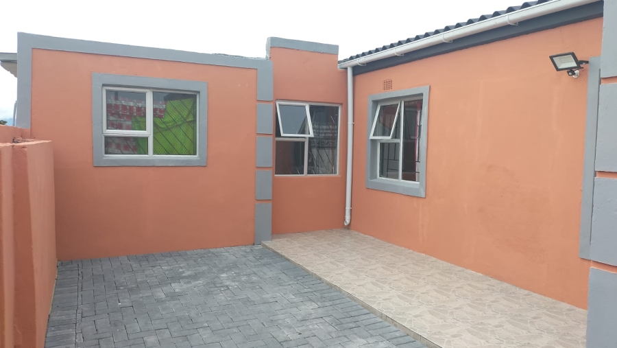 9 Bedroom Property for Sale in Hillcrest Heights Western Cape